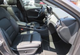 2017 Mercedes-Benz GLA - Image 22