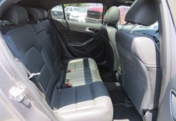 2017 Mercedes-Benz GLA - Image 23