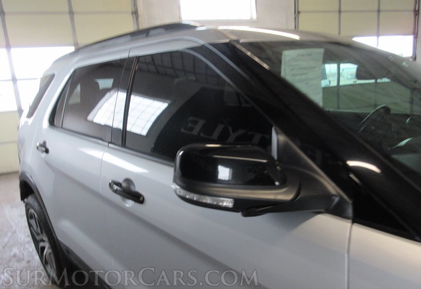 2017 Ford Explorer - Image 17