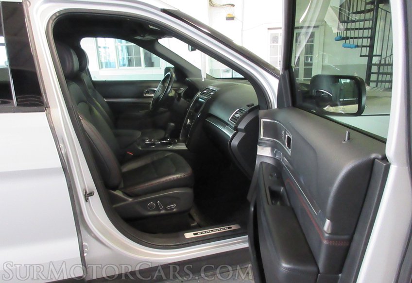 2017 Ford Explorer - Image 30