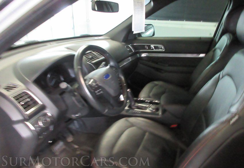 2017 Ford Explorer - Image 31