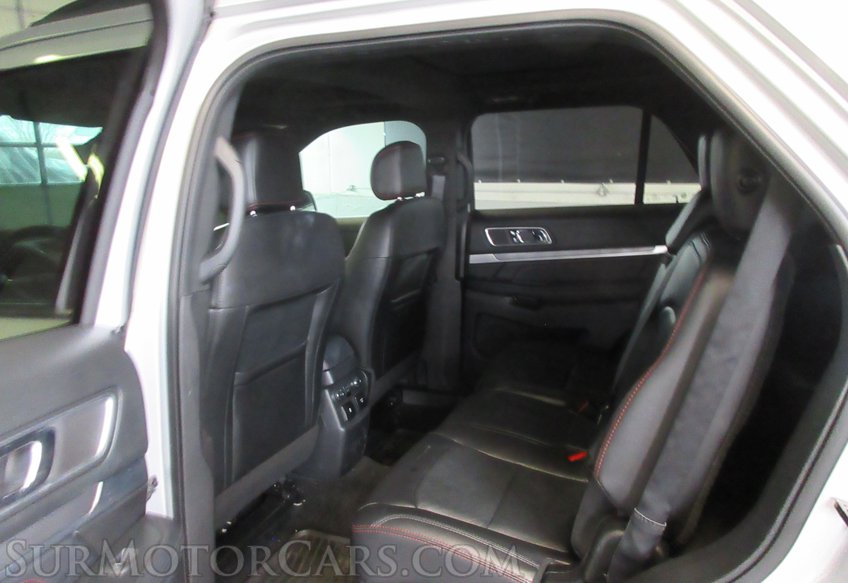 2017 Ford Explorer - Image 35