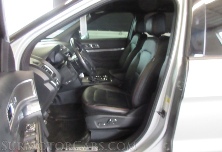 2017 Ford Explorer - Image 29