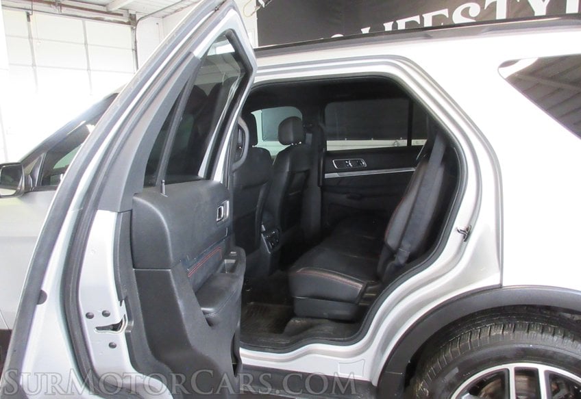 2017 Ford Explorer - Image 37