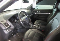 2017 Ford Explorer - Image 31