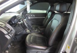 2017 Ford Explorer - Image 32