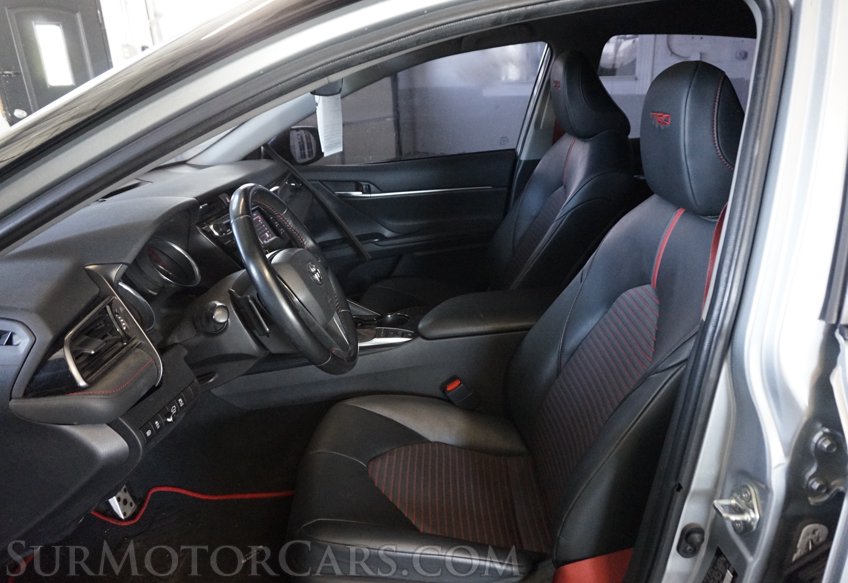 2020 Toyota Camry - Image 31