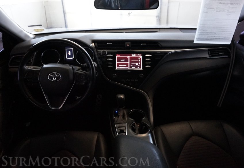 2020 Toyota Camry - Image 29