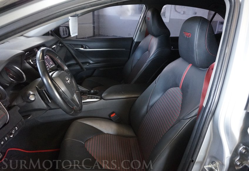 2020 Toyota Camry - Image 32