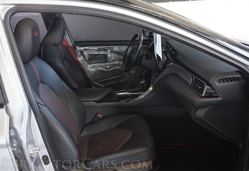 2020 Toyota Camry - Image 33