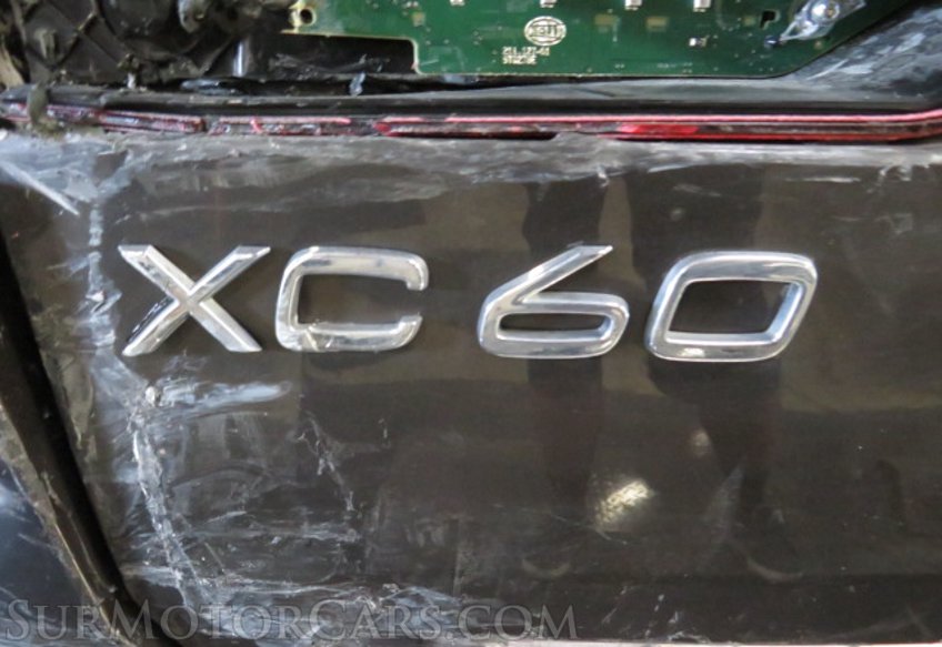 2022 Volvo XC60 - Image 17