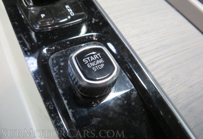 2022 Volvo XC60 - Image 44