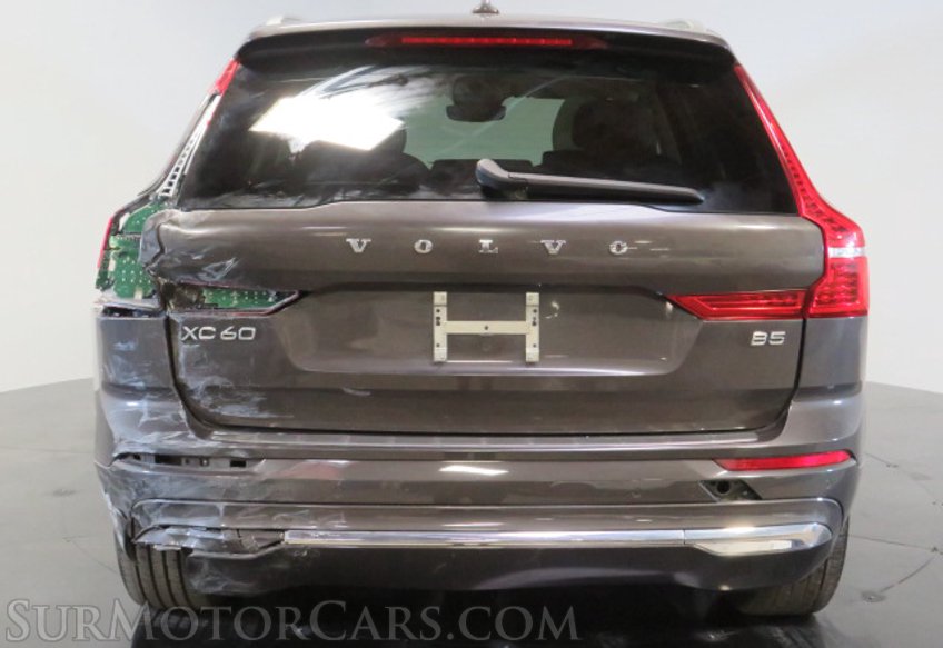 2022 Volvo XC60 - Image 11