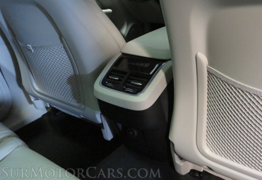 2022 Volvo XC60 - Image 45