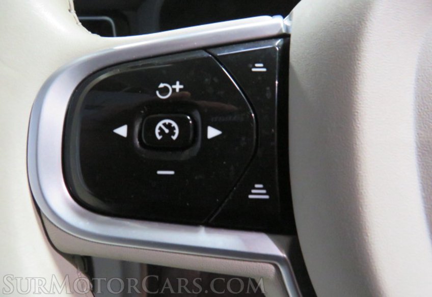 2022 Volvo XC60 - Image 35