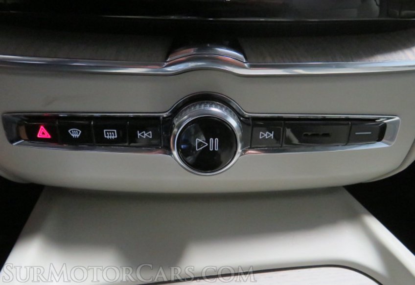 2022 Volvo XC60 - Image 41