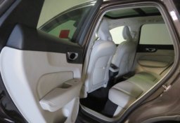 2022 Volvo XC60 - Image 23