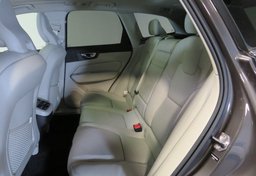 2022 Volvo XC60 - Image 31