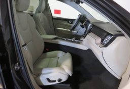 2022 Volvo XC60 - Image 26