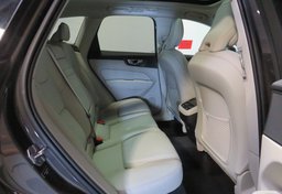 2022 Volvo XC60 - Image 28