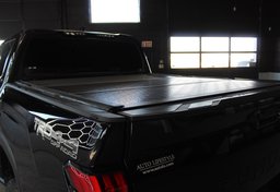 2022 Toyota Tundra - Image 18