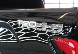 2022 Toyota Tundra - Image 20