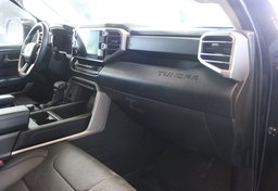 2022 Toyota Tundra - Image 31