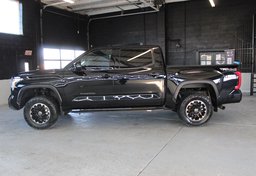 2022 Toyota Tundra - Image 10