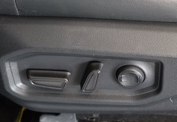 2022 Toyota Tundra - Image 60