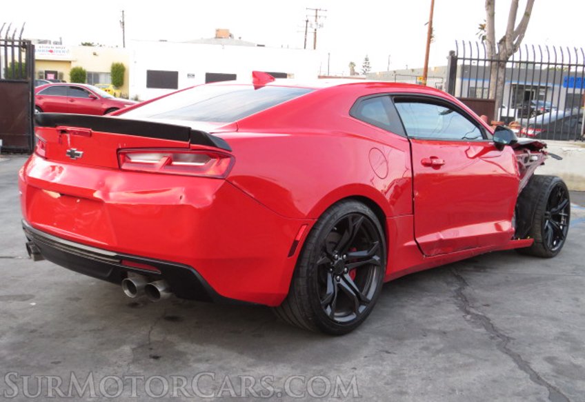 2018 Chevrolet Camaro - Image 9