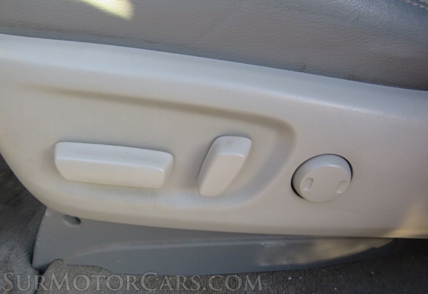 2014 Toyota Sienna - Image 45