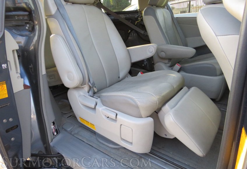 2014 Toyota Sienna - Image 26