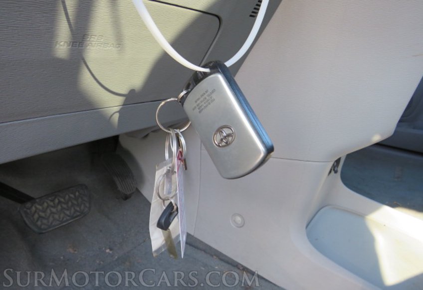 2014 Toyota Sienna - Image 46