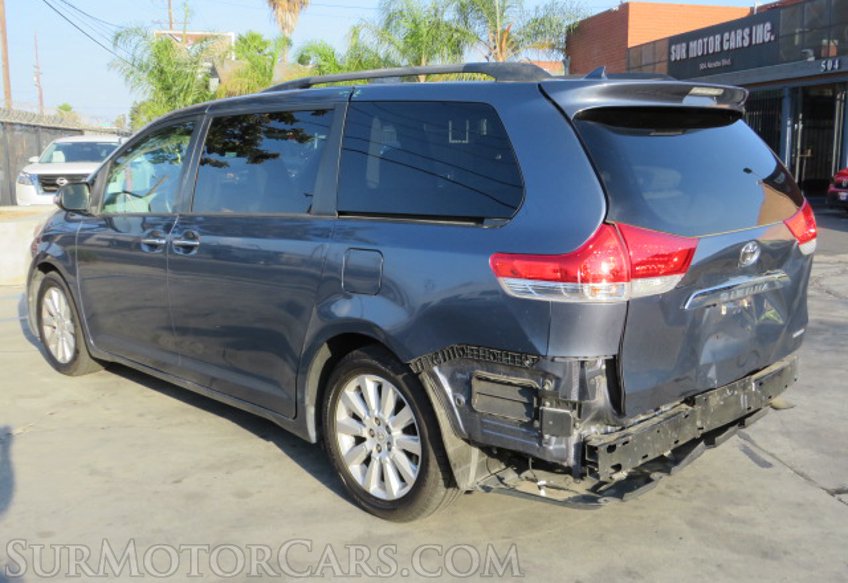 2014 Toyota Sienna - Image 9