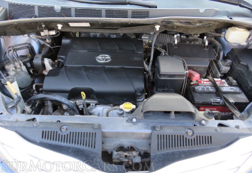 2014 Toyota Sienna - Image 57