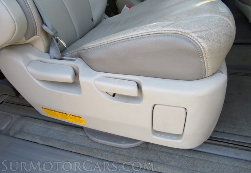 2014 Toyota Sienna - Image 38