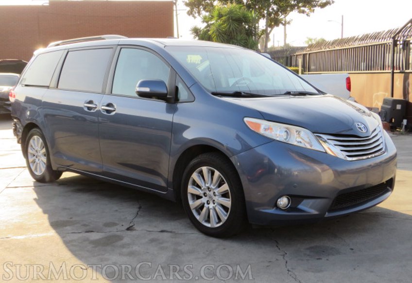 2014 Toyota Sienna - Image 4