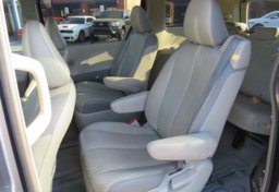 2014 Toyota Sienna - Image 27