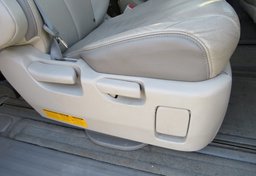 2014 Toyota Sienna - Image 38