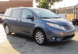 2014 Toyota Sienna - Image 4