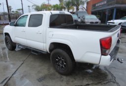 2020 Toyota Tacoma 4WD - Image 7