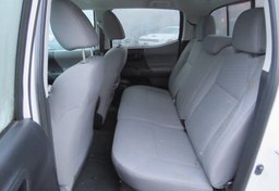 2020 Toyota Tacoma 4WD - Image 29