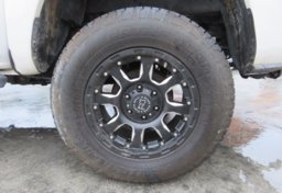 2020 Toyota Tacoma 4WD - Image 20