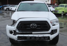 2020 Toyota Tacoma 4WD - Image 11