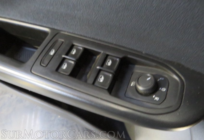 2023 Volkswagen Taos - Image 41