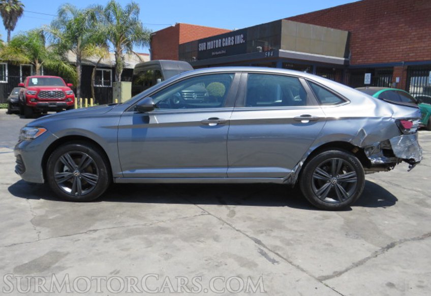 2022 Volkswagen Jetta - Image 5