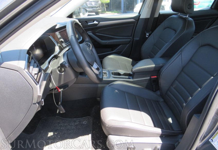 2022 Volkswagen Jetta - Image 29