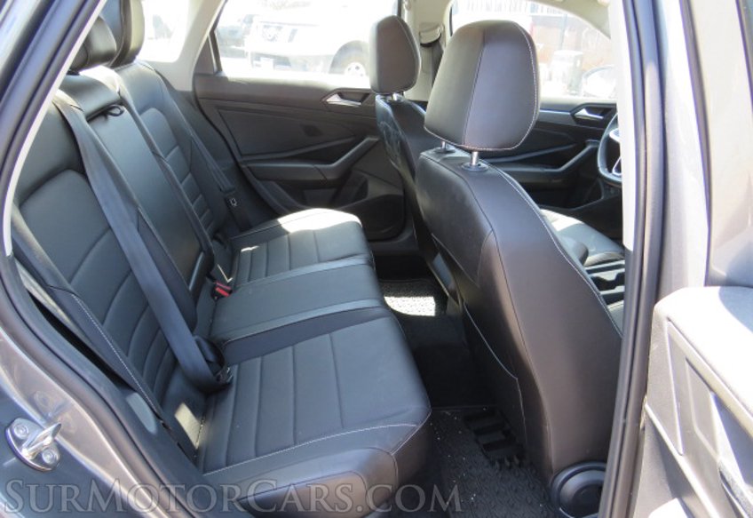 2022 Volkswagen Jetta - Image 32