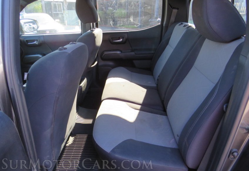 2020 Toyota Tacoma - Image 29