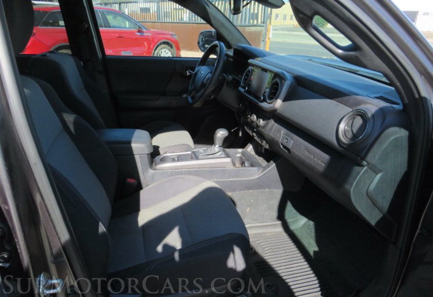 2020 Toyota Tacoma - Image 28